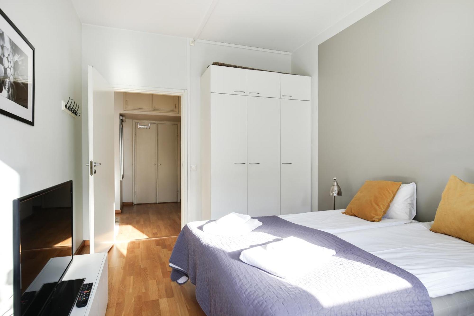 Kotimaailma Apartments Kamppi - 2Br In The City Center With Code Lock Helsingfors Eksteriør bilde